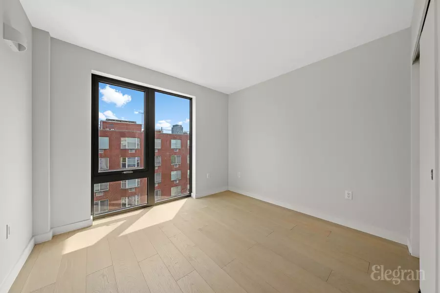 136-80 41st Ave, Flushing, NY 11355