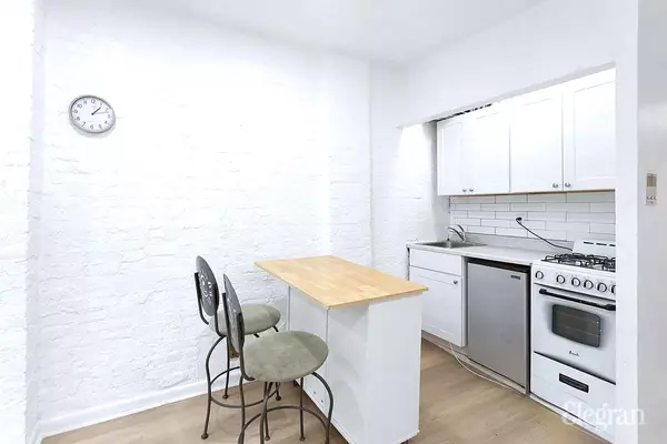 New York, NY 10036,426 W 46th St #2D