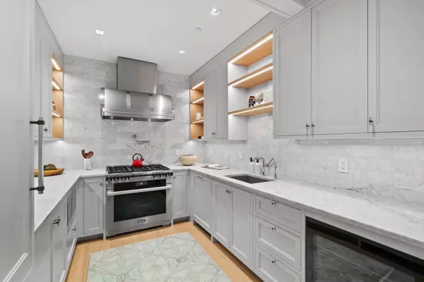 New York, NY 10023,164 W 74th St #PHB