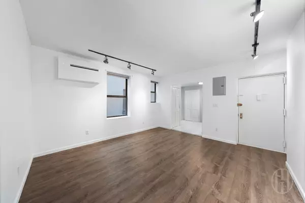 4 W 109th St #5G, New York, NY 10025-2671