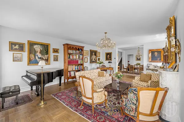 19 E 88th St #PHD, New York, NY 10128-0500