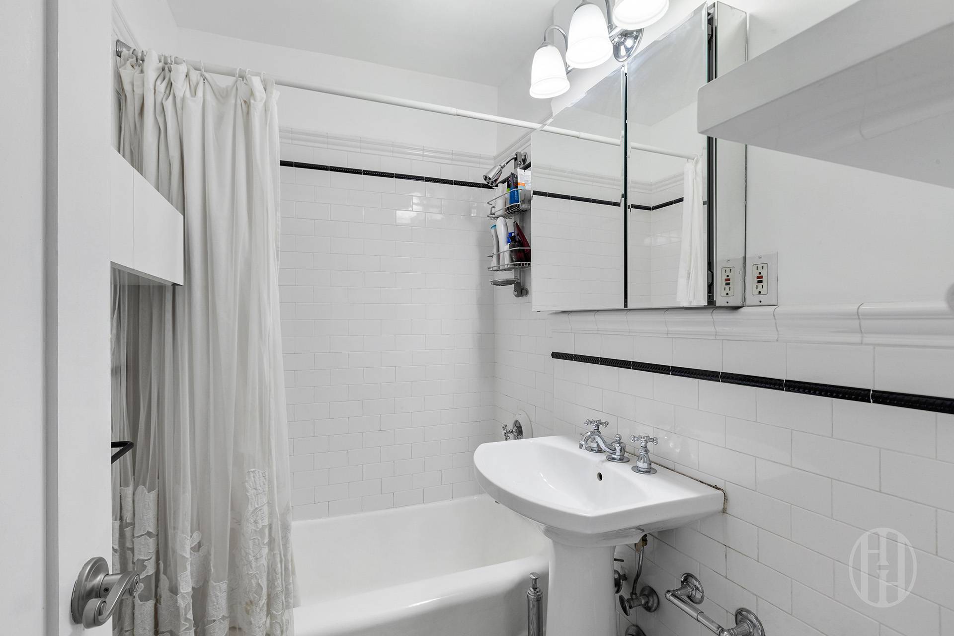 345 East 54th Street Sutton Place New York NY 10022