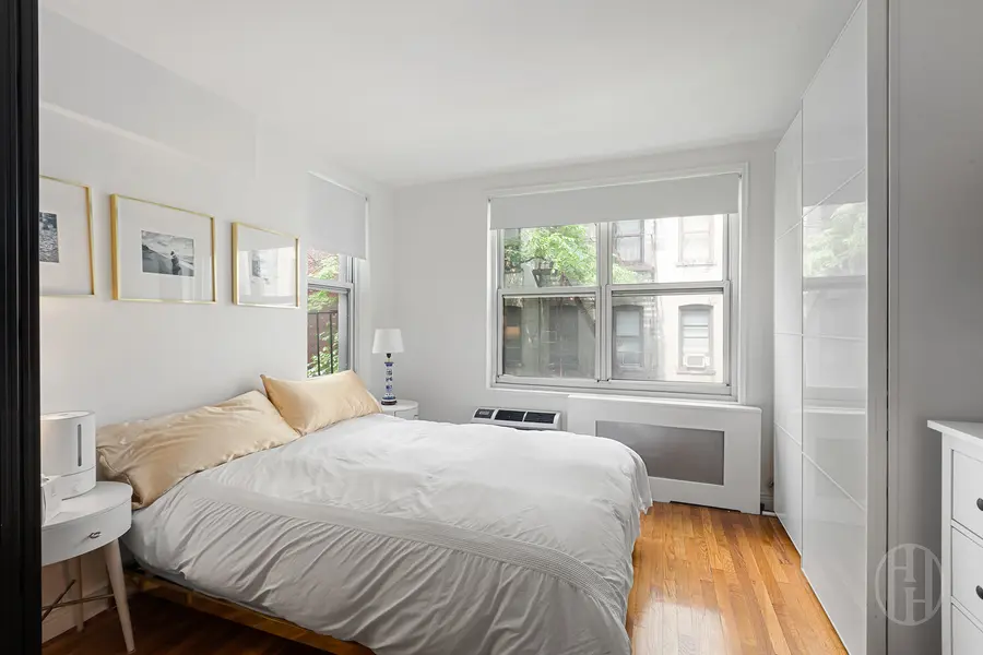 345 E 54th St #3B, New York, NY 10022