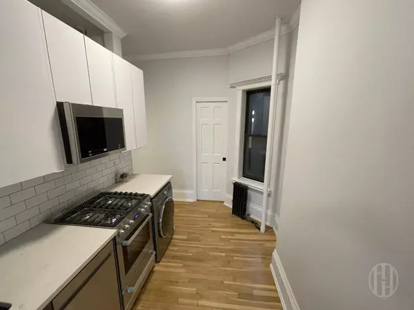 New York, NY 10021,425 E 73rd St #4RW