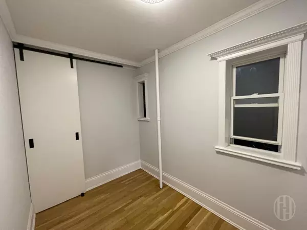 New York, NY 10021,425 E 73rd St #4RW