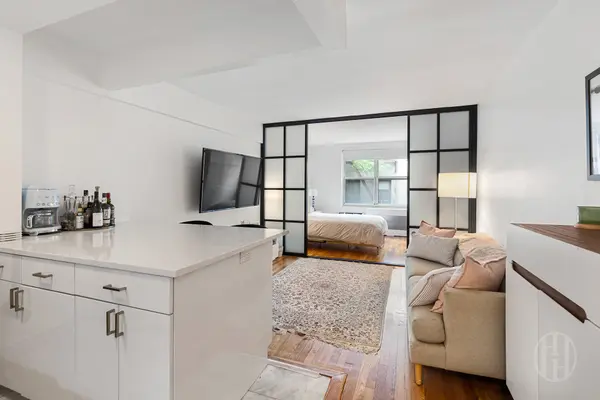 345 E 54th St #3B, New York, NY 10022