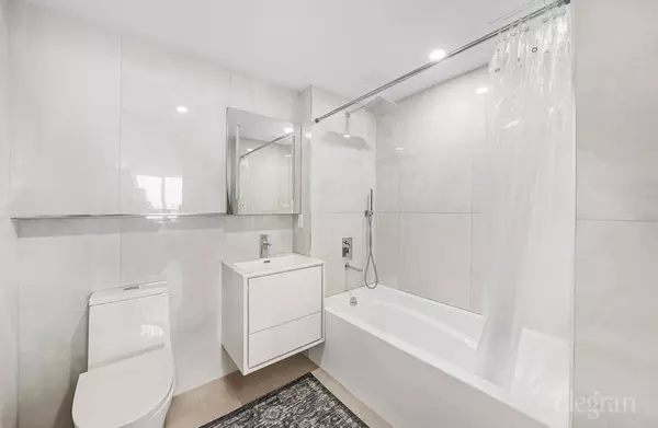Brooklyn, NY 11230,733 Ocean Pkwy #8A