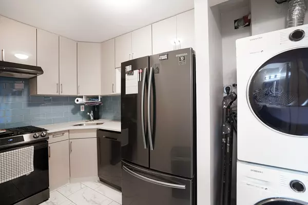 Woodside, NY 11377,65-24 38th Ave #3B