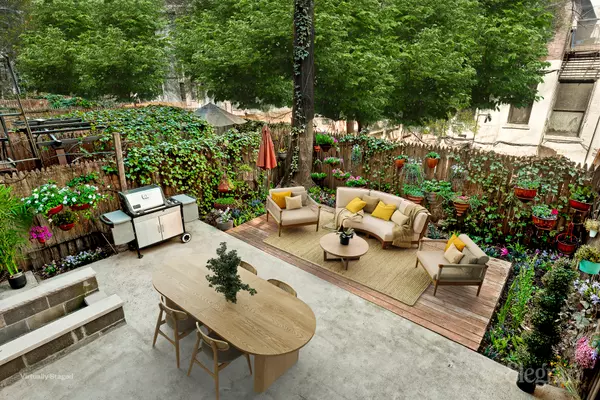321 E 89th St #1G, New York, NY 10128
