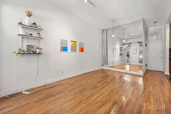 New York, NY 10128,321 E 89th St #1G