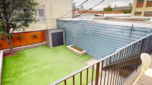 Long Island City, NY 11106,36-04 36th Ave #1