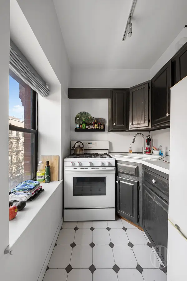 186 W 80th St #4K, New York, NY 10024