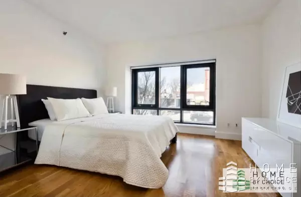 Brooklyn, NY 11222,305 Mc Guinness Boulevard #1H