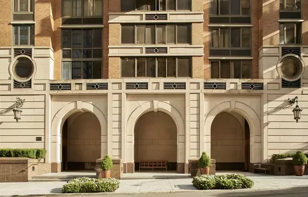 New York, NY 10023,161 W 61st St #10C