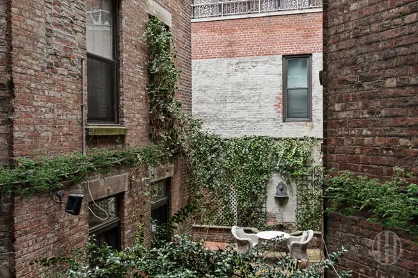 249 W 102nd St #1B, New York, NY 10025