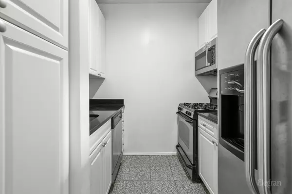 New York, NY 10019,301 W 57th Street #40-D