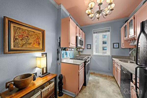 New York, NY 10027-3215,552 Riverside Dr #4B