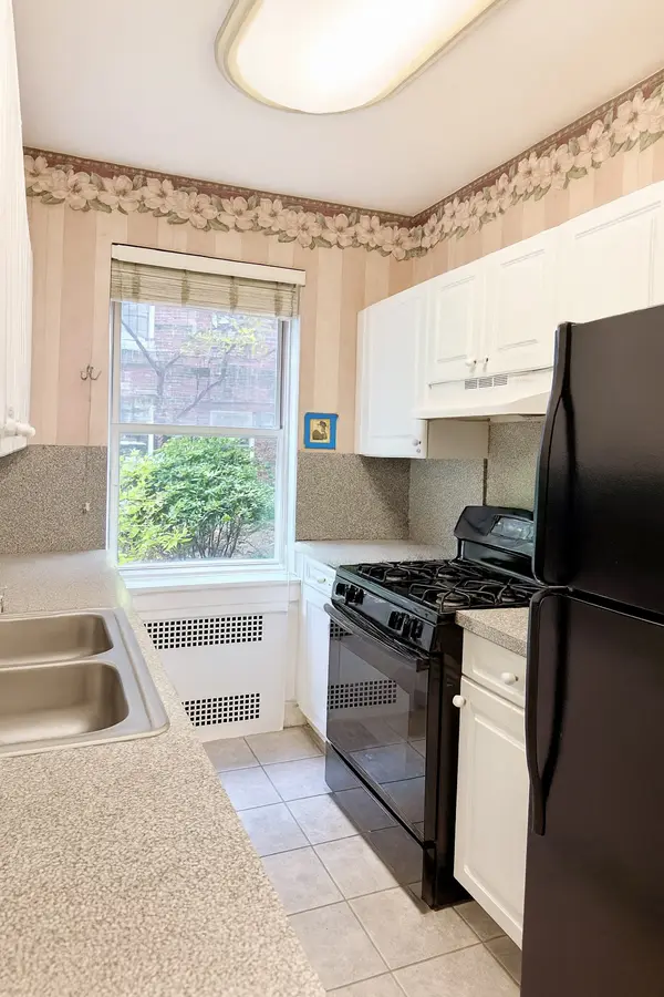 915 E 17th St #116, Brooklyn, NY 11230