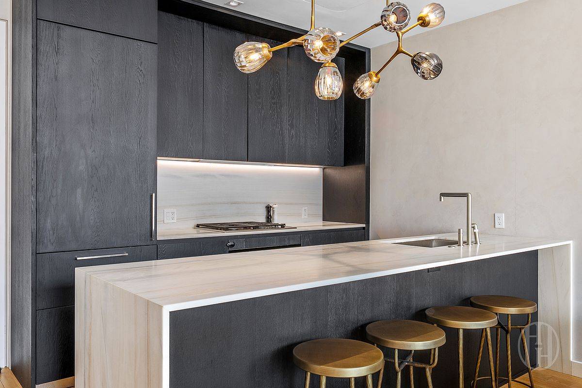 32 East 1st Street D4 E. Greenwich Village New York NY 10003