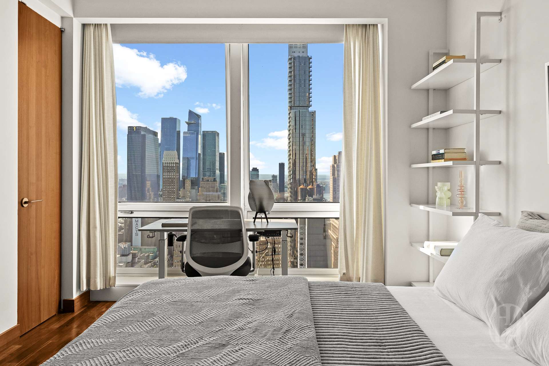 400 Fifth Avenue Midtown West New York NY 10018