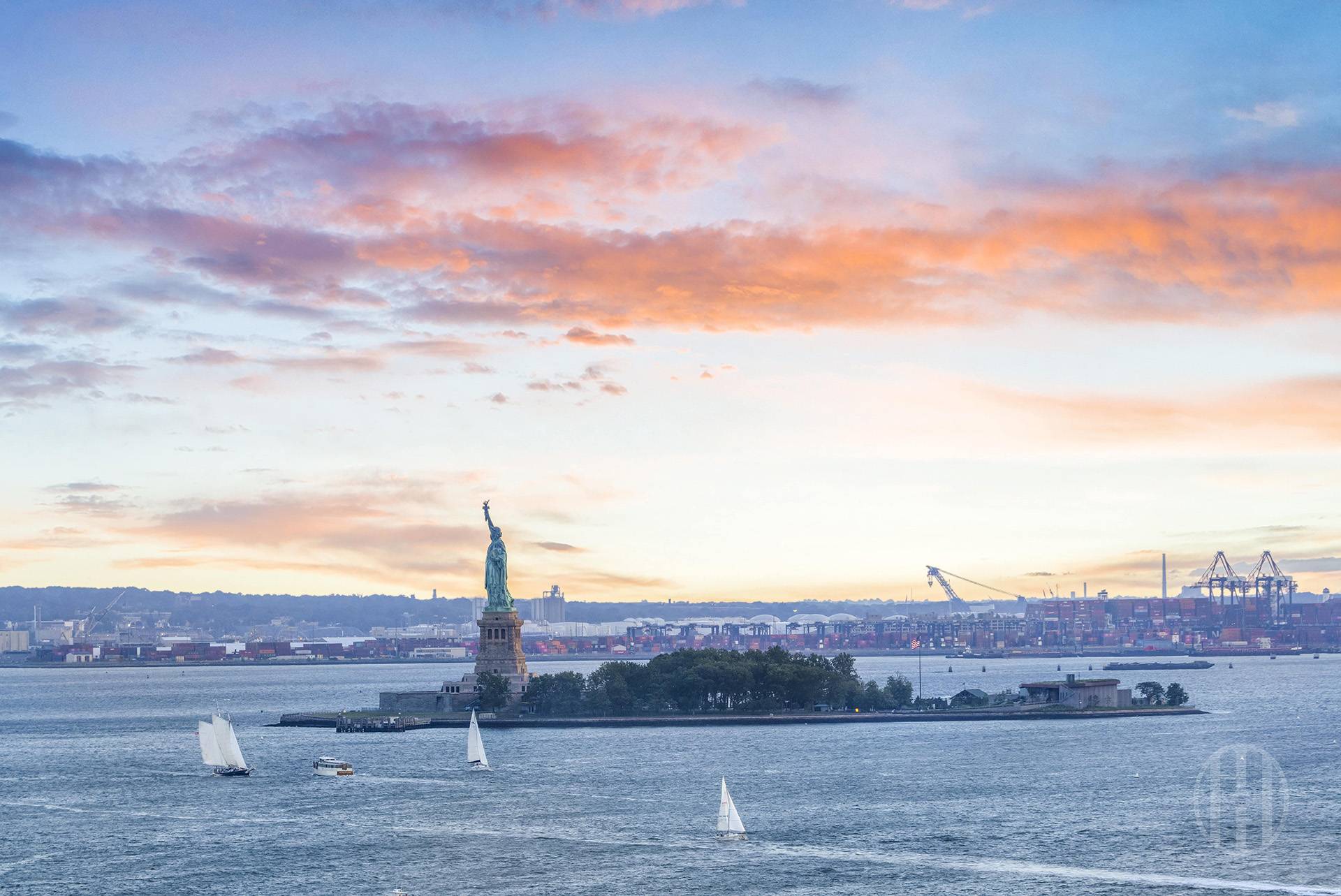 377 Rector Place 10L Battery Park City New York NY 10280