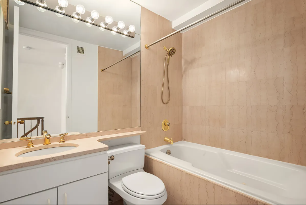 21 South End Avenue 404 Battery Park City New York NY 10280