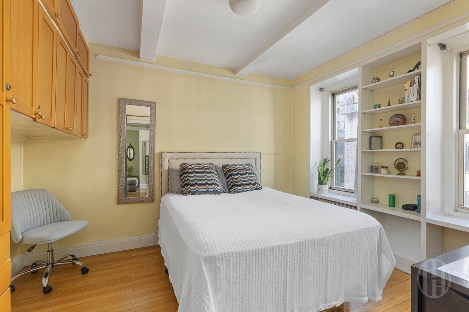 325 West 45th Street 519 Clinton New York NY 10036