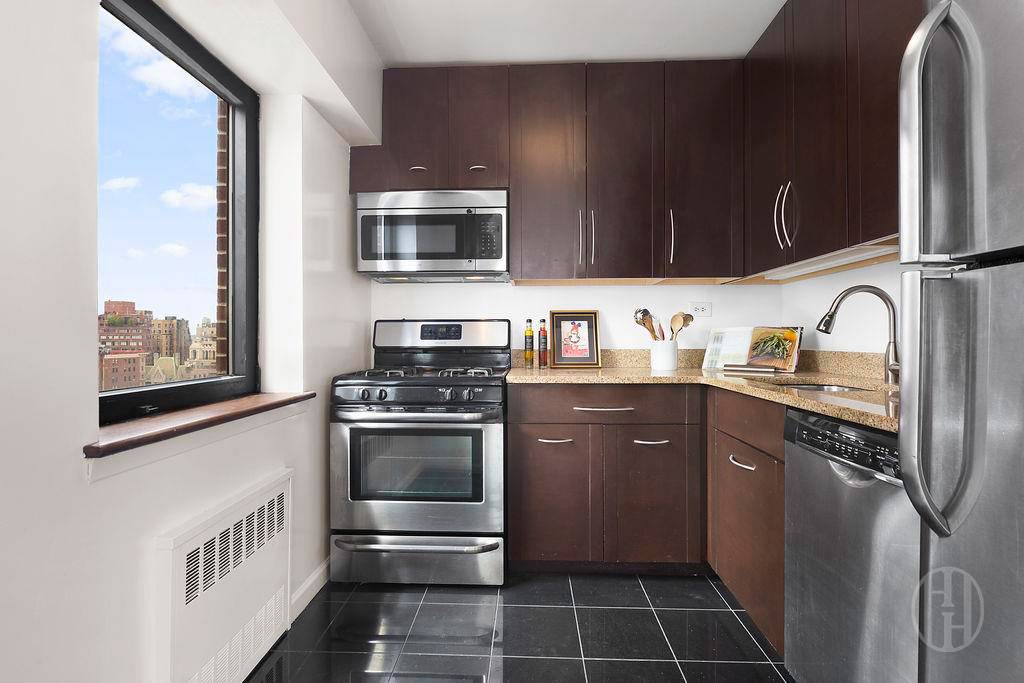 45 West 67th Street 19D Lincoln Square New York NY 10023