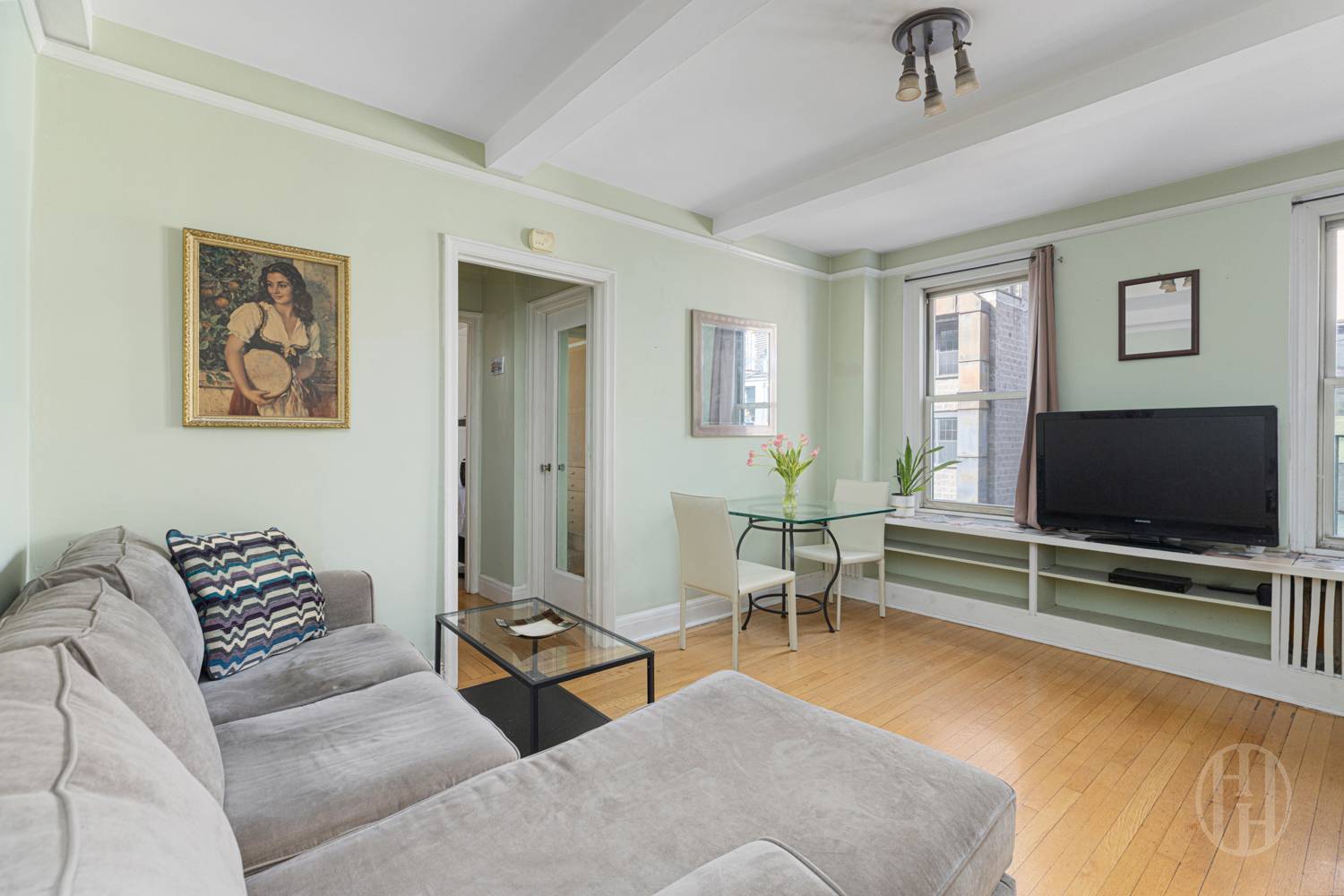 325 West 45th Street 519 Clinton New York NY 10036
