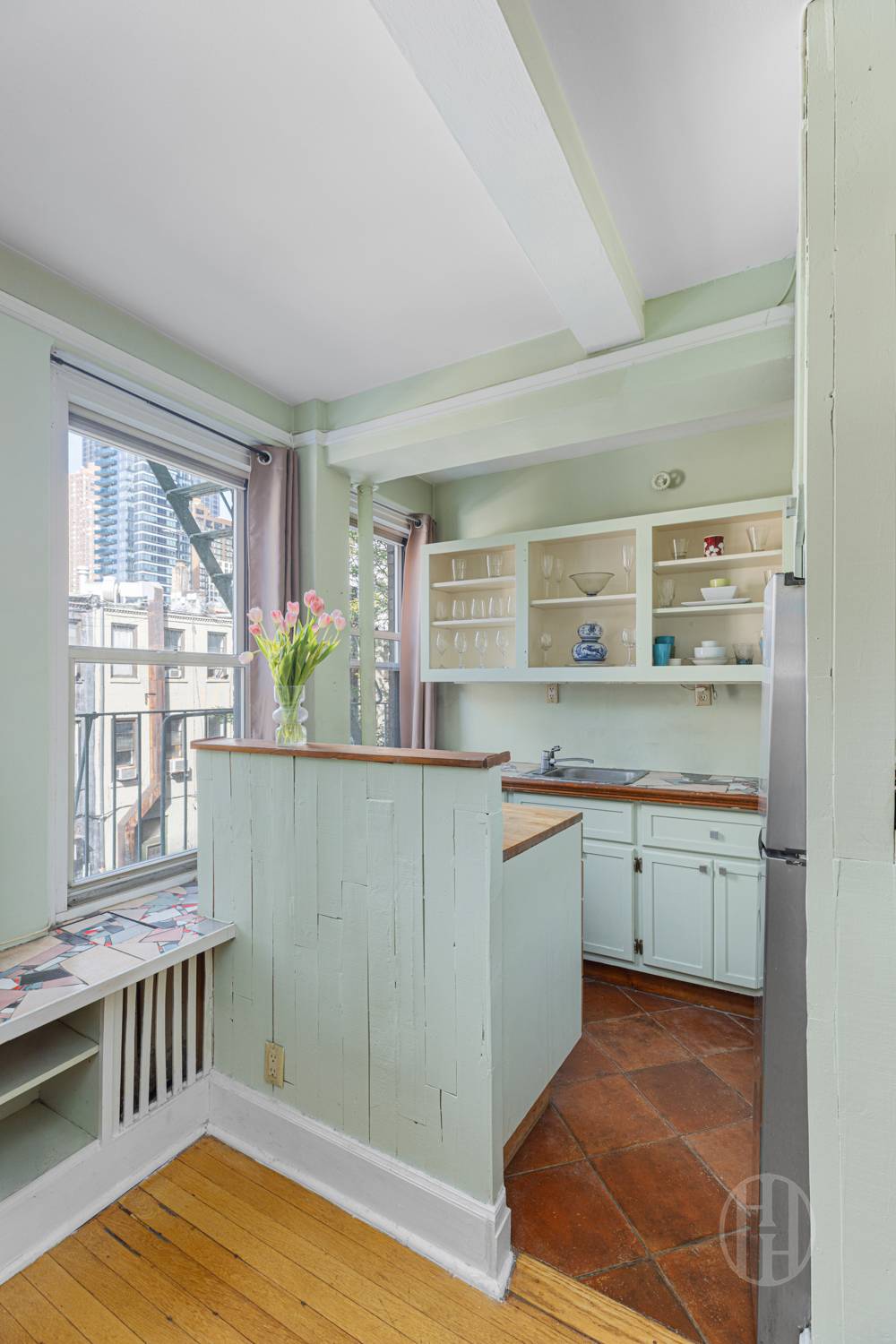 325 West 45th Street 519 Clinton New York NY 10036