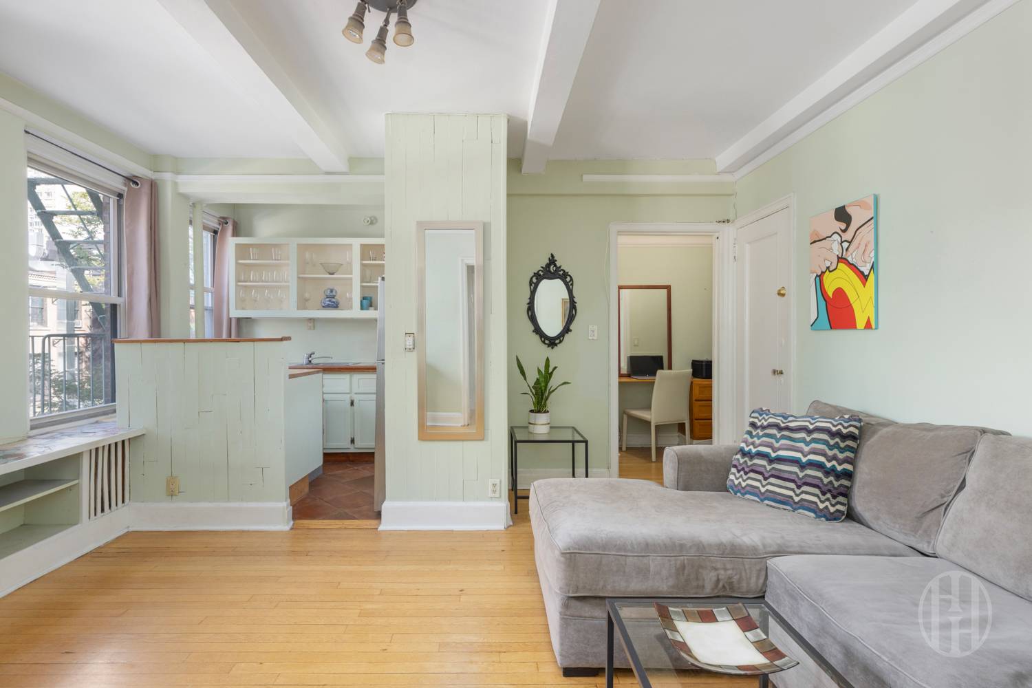 325 West 45th Street 519 Clinton New York NY 10036