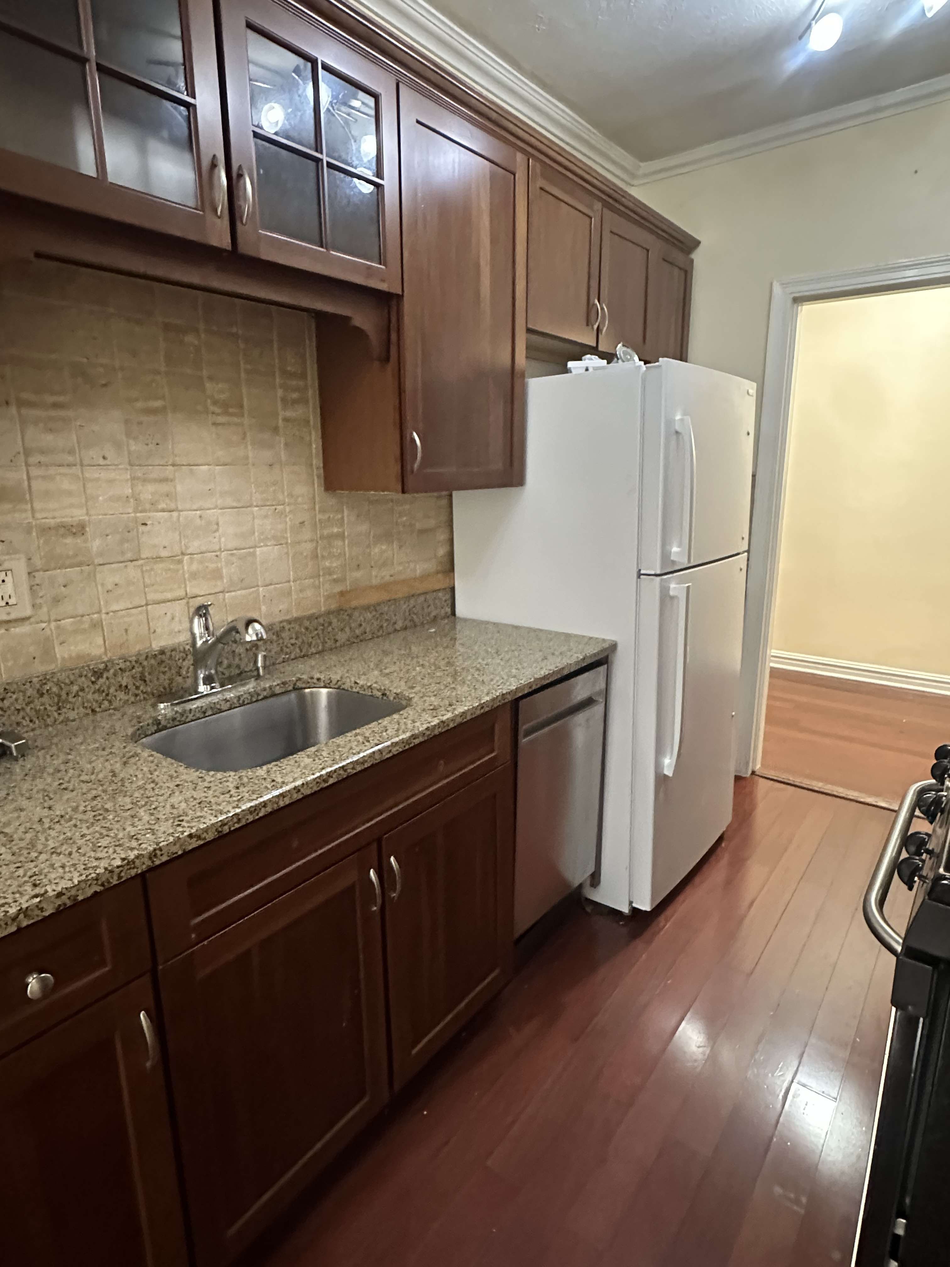 2081 Cruger Avenue 2G Pelham Parkway Bronx NY 10462