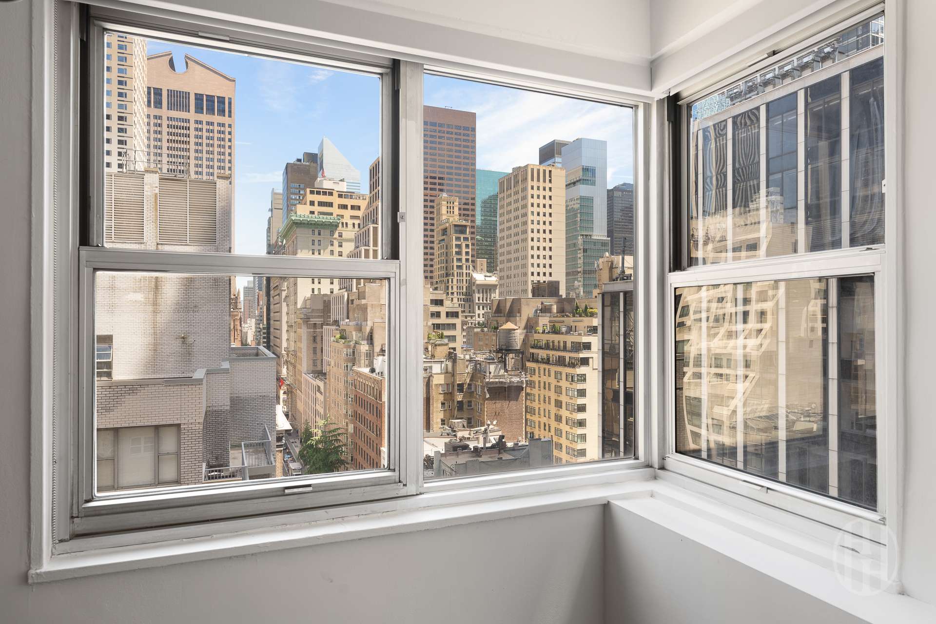 77 West 55th Street 16B Midtown West New York NY 10019