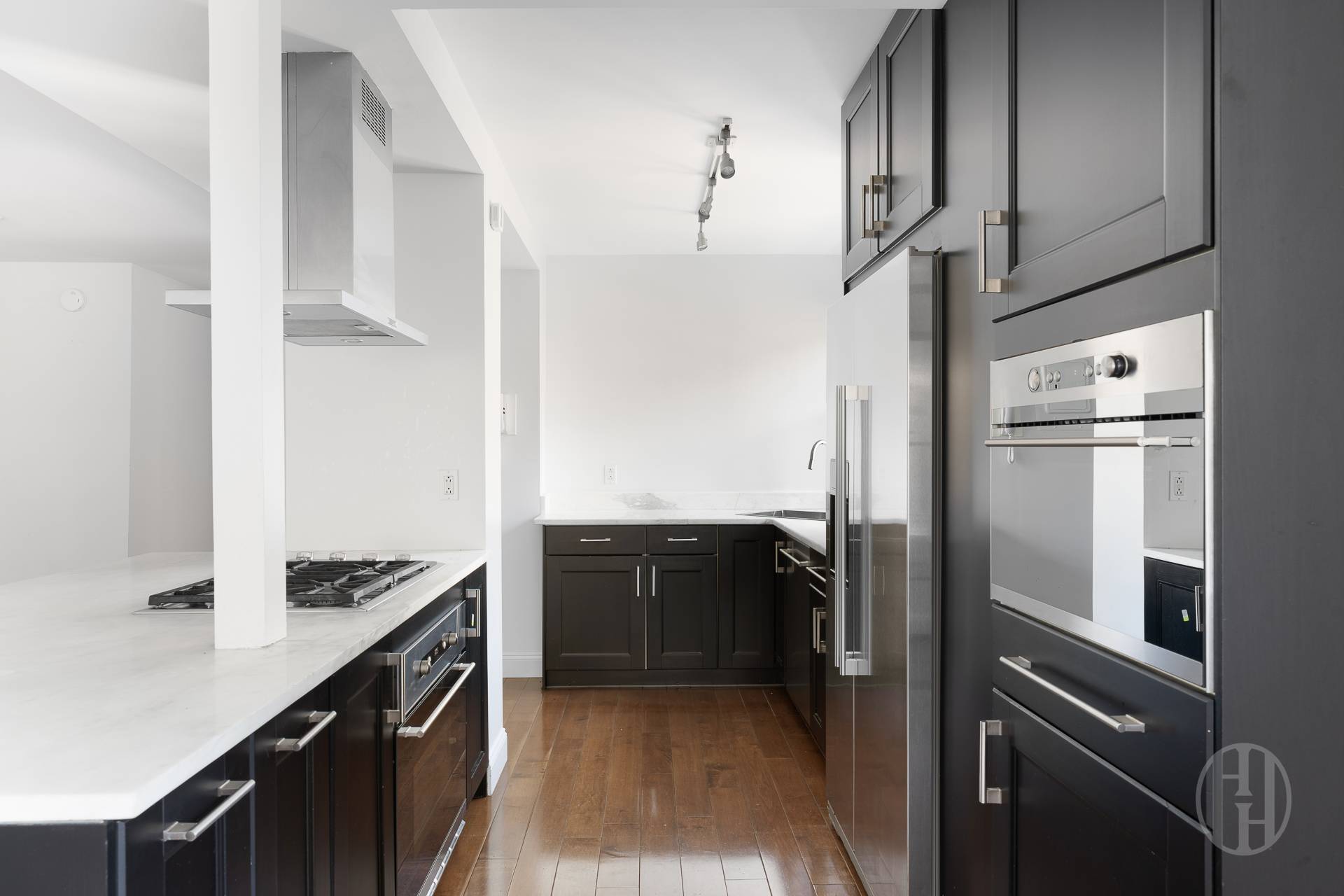 77 West 55th Street 16B Midtown West New York NY 10019