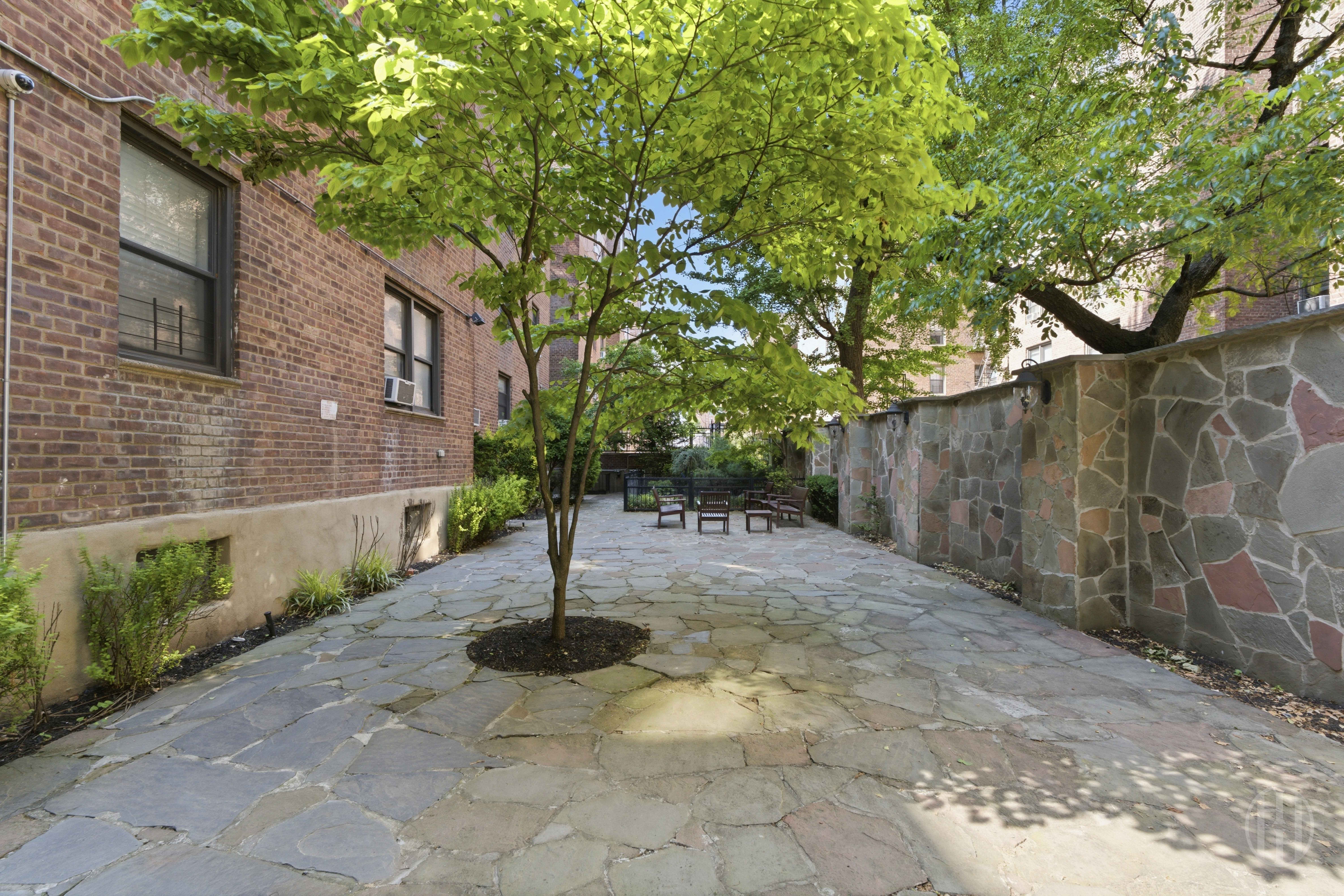 37-27 86th Street 6N Jackson Heights Queens NY 11372