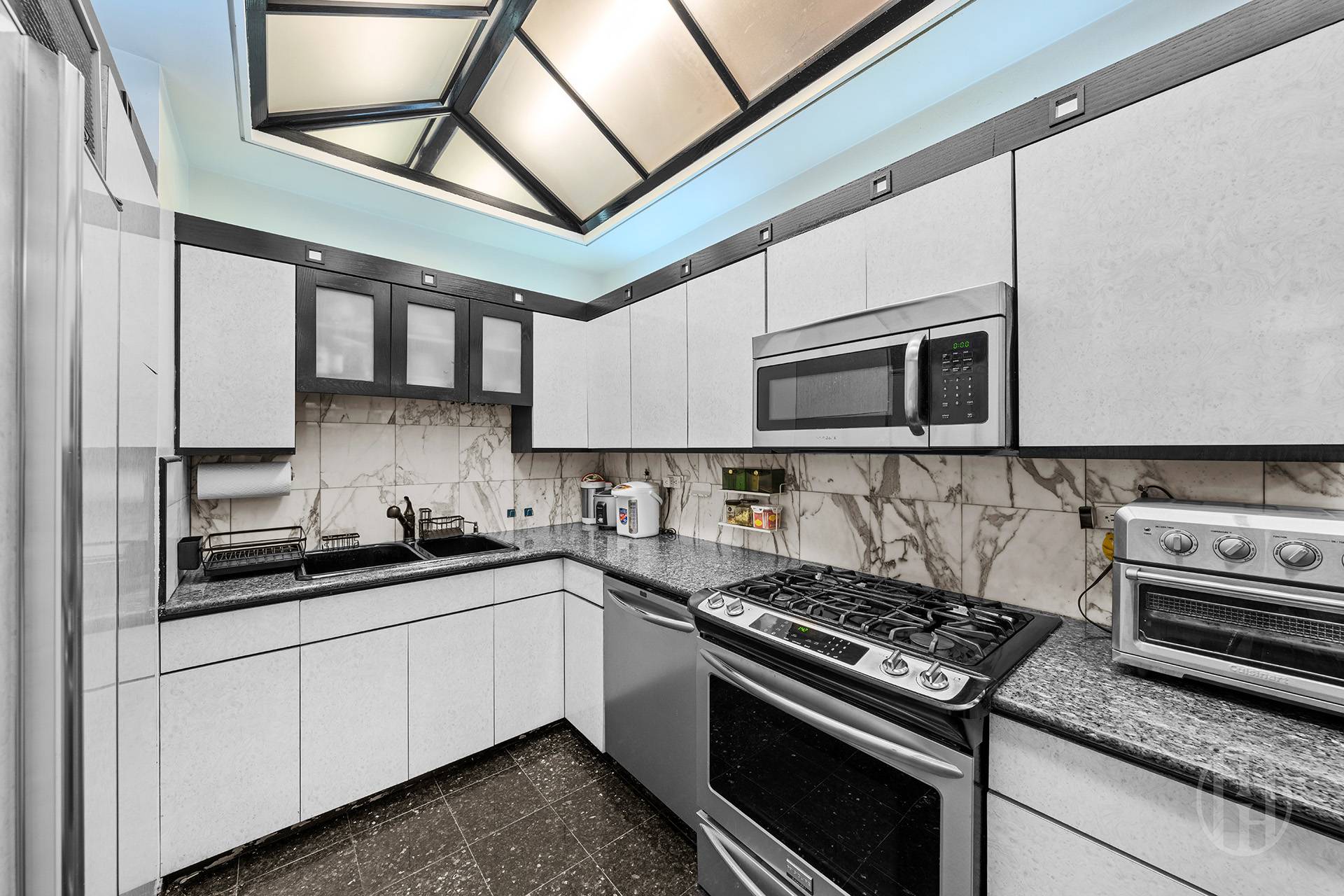 205 East 22nd Street 2L Gramercy Park New York NY 10010