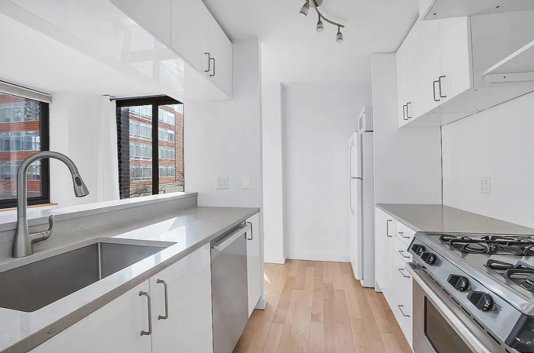 2 South End Avenue 3P Battery Park City New York NY 10280