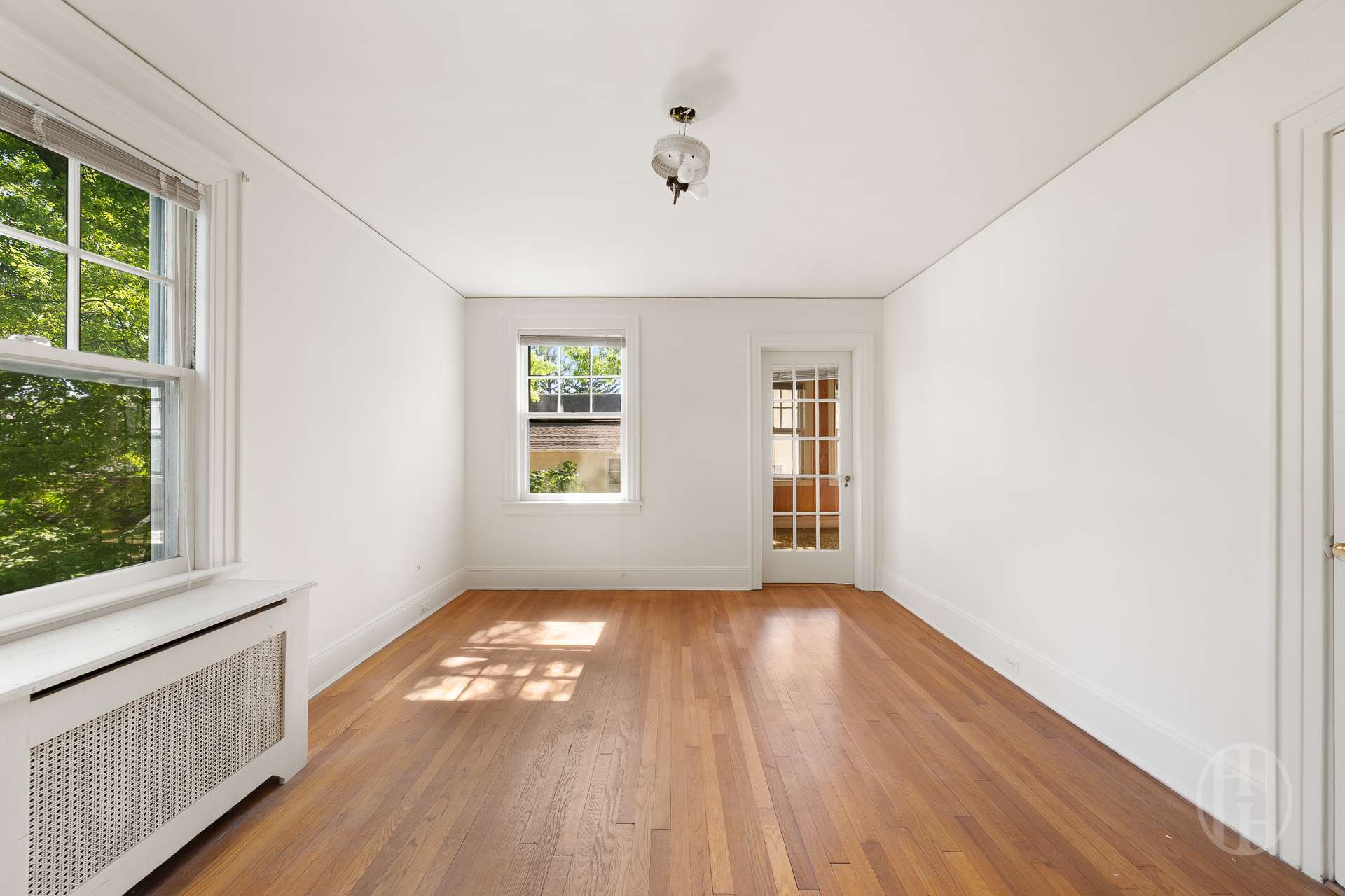 12 Carolina Road Douglaston Queens NY 11362