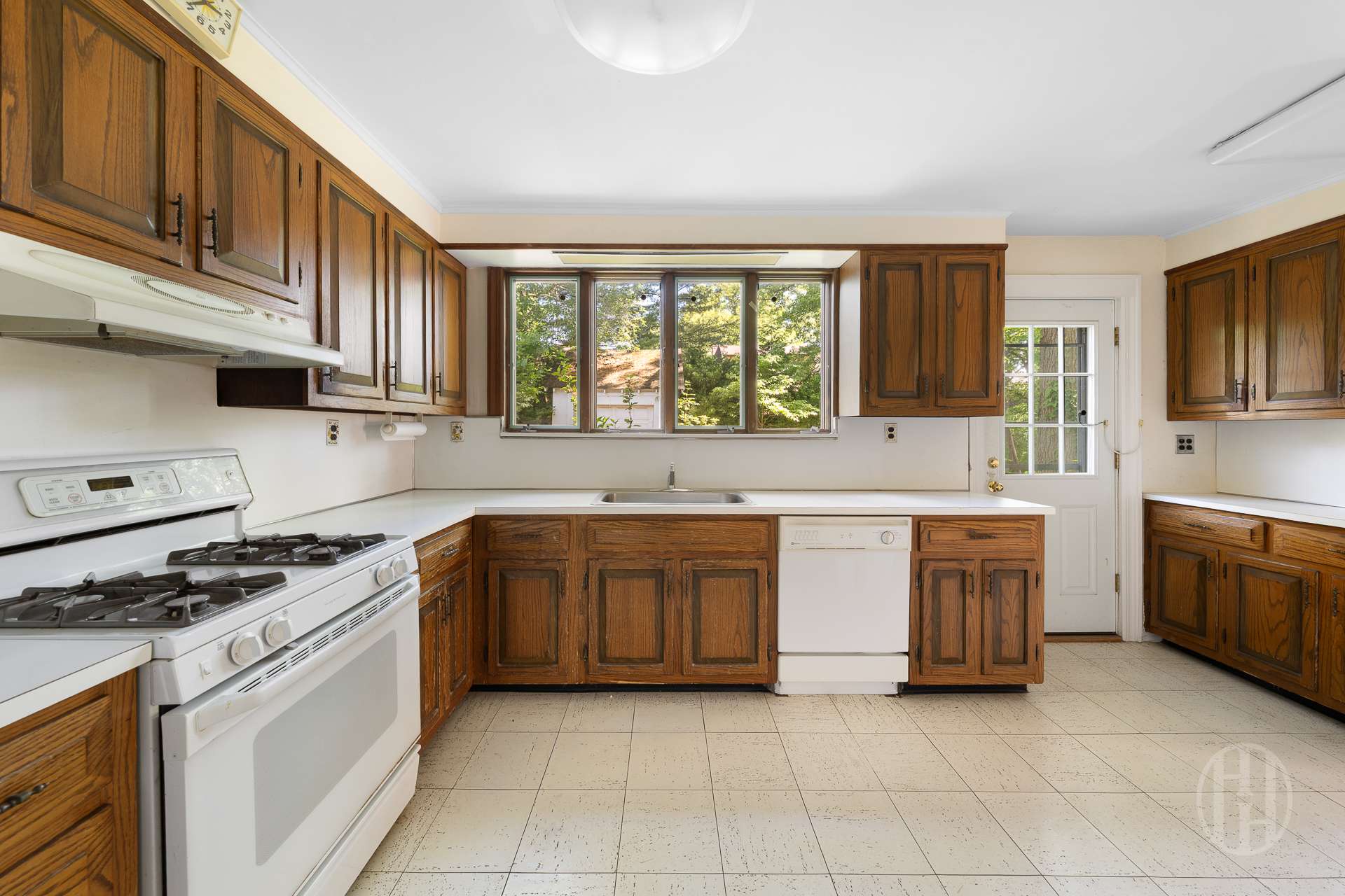 12 Carolina Road Douglaston Queens NY 11362
