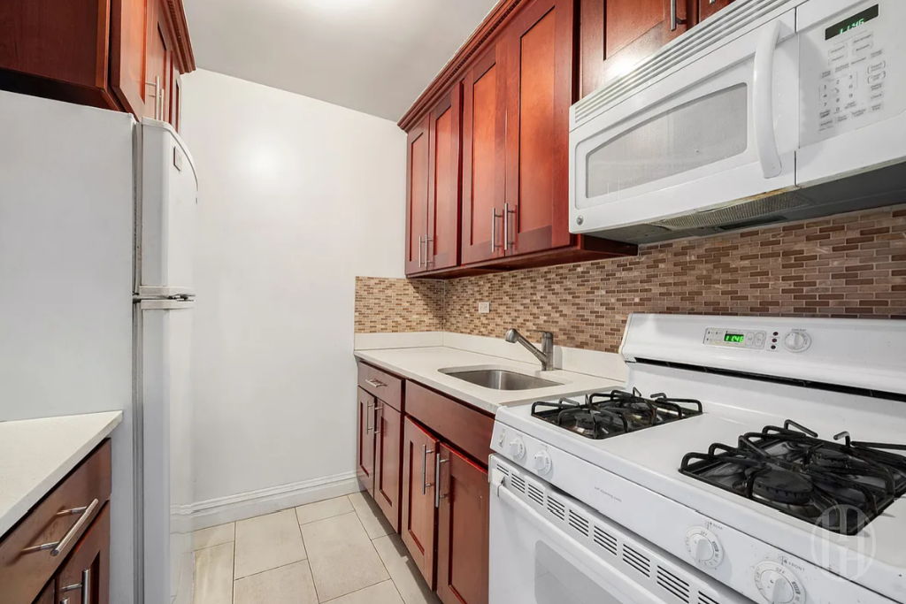 200 East 24th Street 1008 Kips Bay New York NY 10010