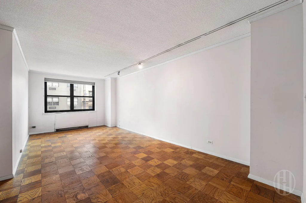 200 East 24th Street 1008 Kips Bay New York NY 10010