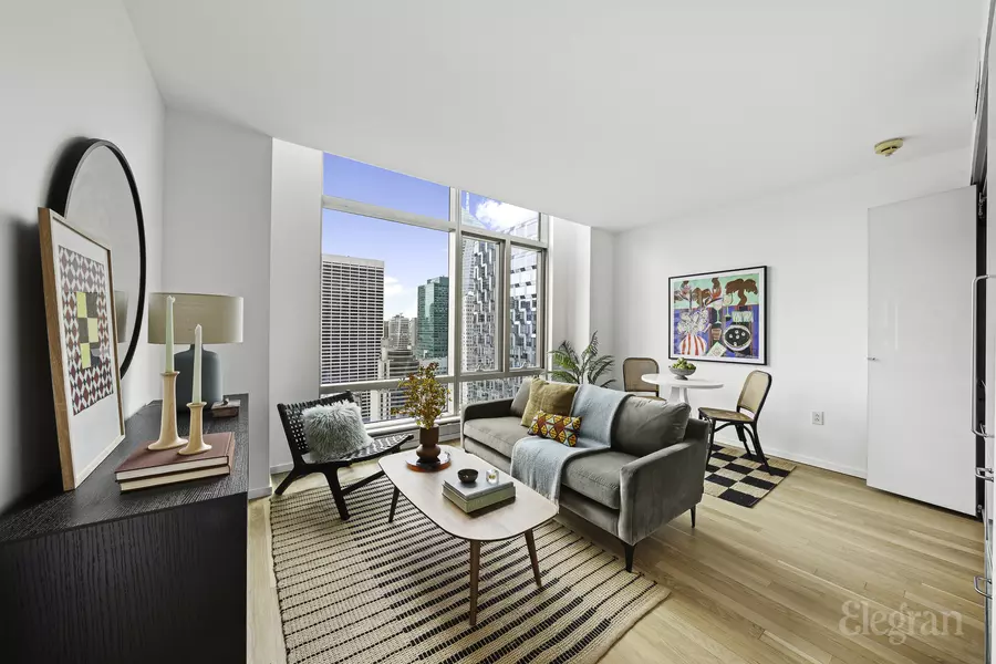 18 W 48th St #PHD, New York, NY 10036