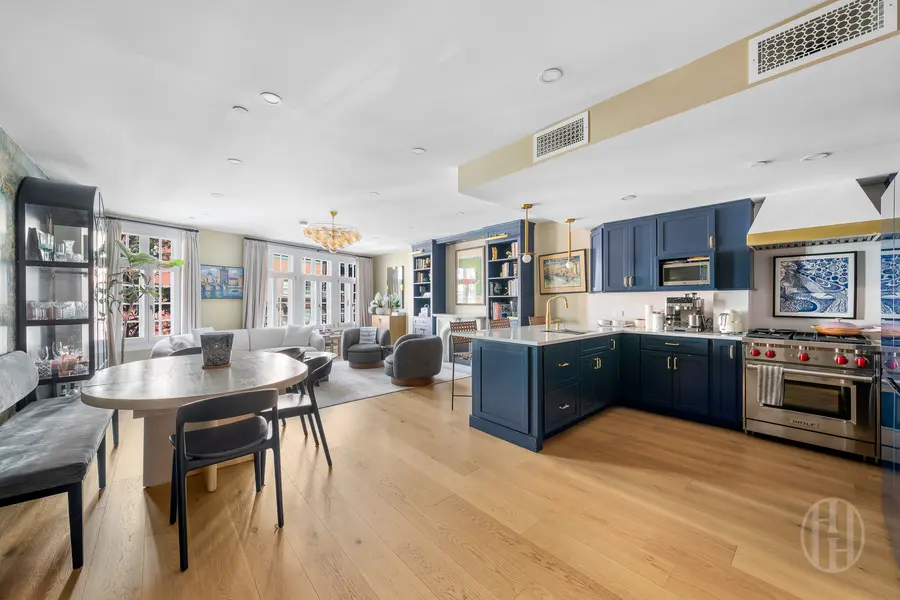 107 Greenwich Ave #2, New York, NY 10014-1904