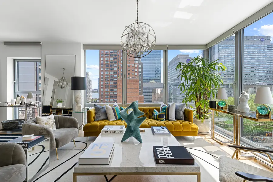 303 E 33rd St #9E, New York, NY 10016
