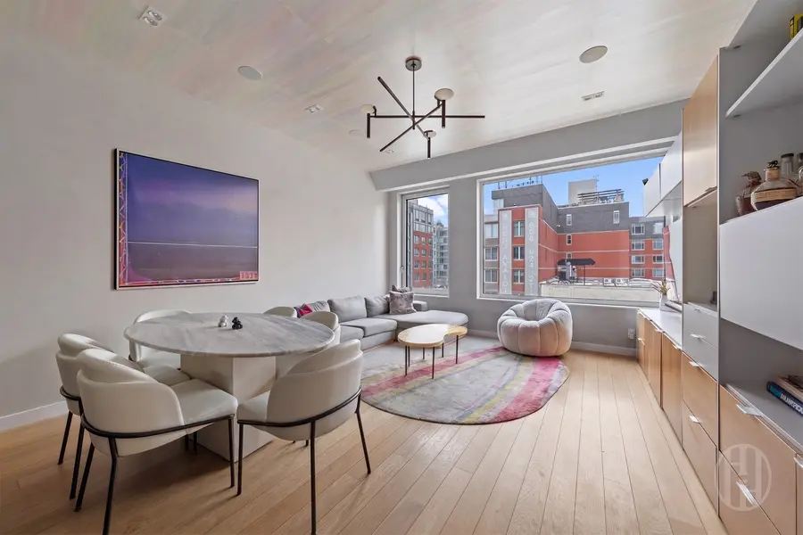 32 E 1st St #4D, New York, NY 10003