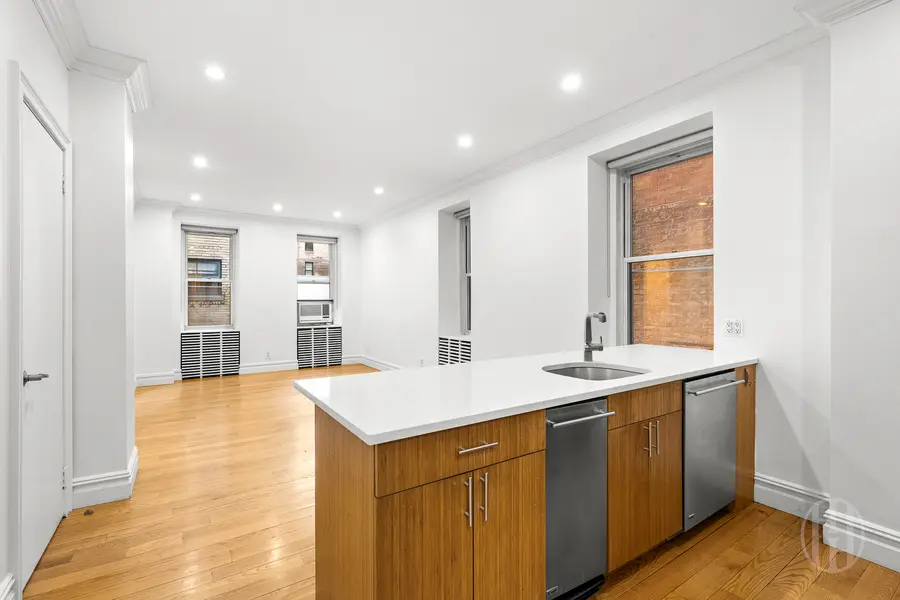 26 E 63rd St #2c, New York, NY 10065-0298