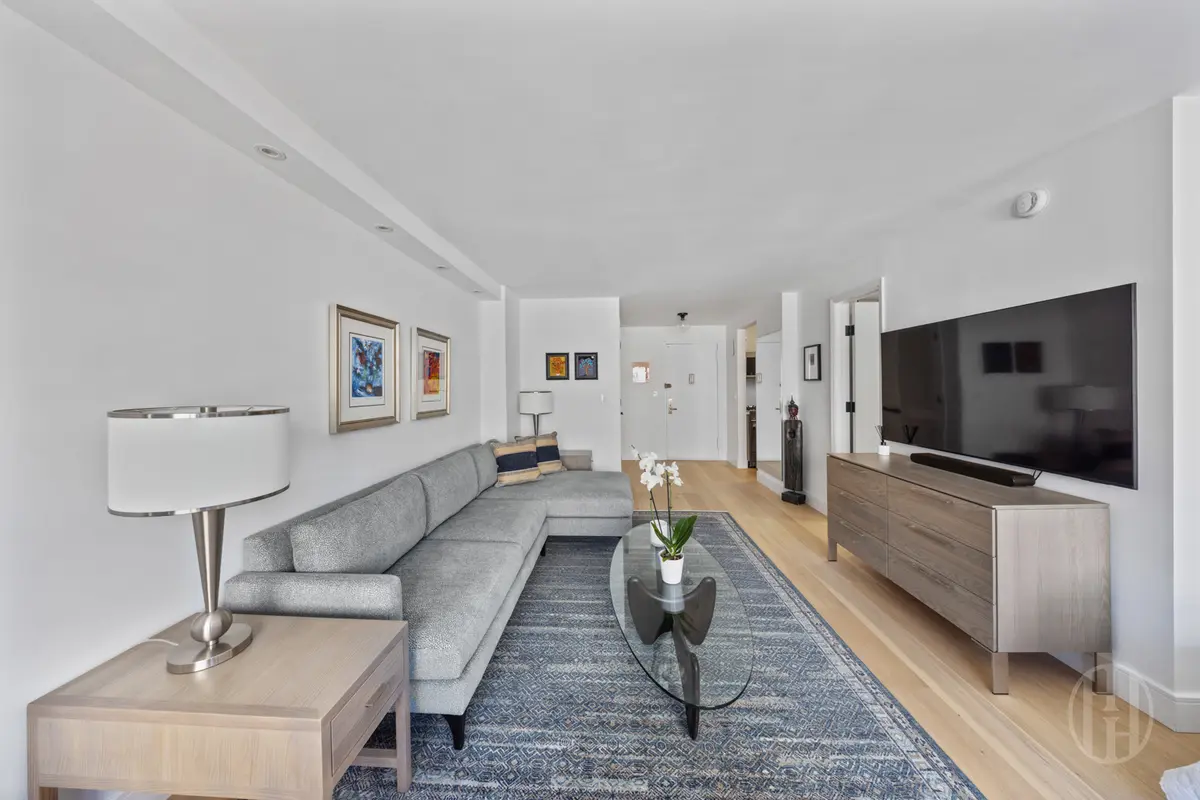 200 E 27th St, New York, NY 10016