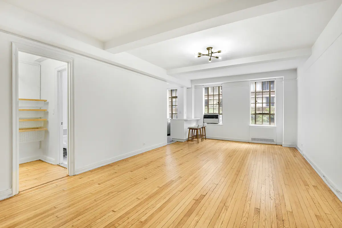 333 W 56th St #3H, New York, NY 10019