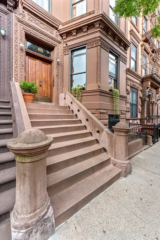 105 W 118th St, New York, NY 10026