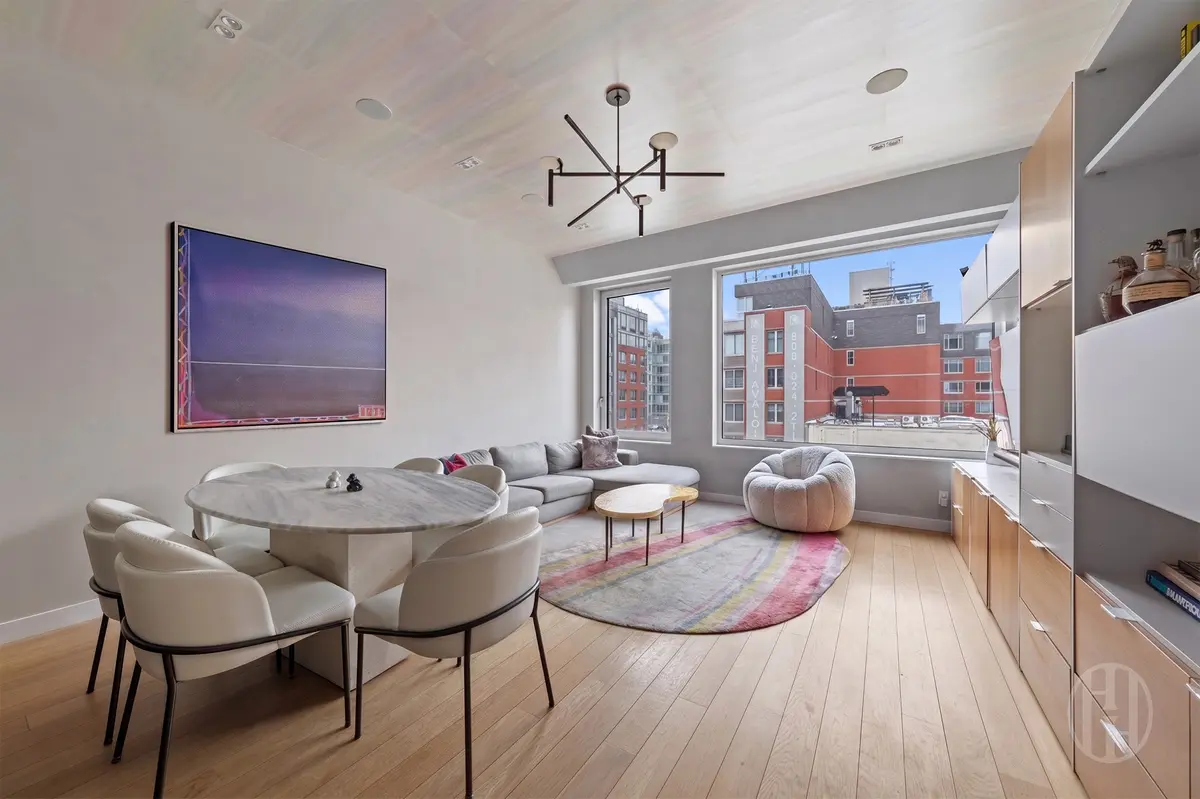 32 E 1st St #4D, New York, NY 10003
